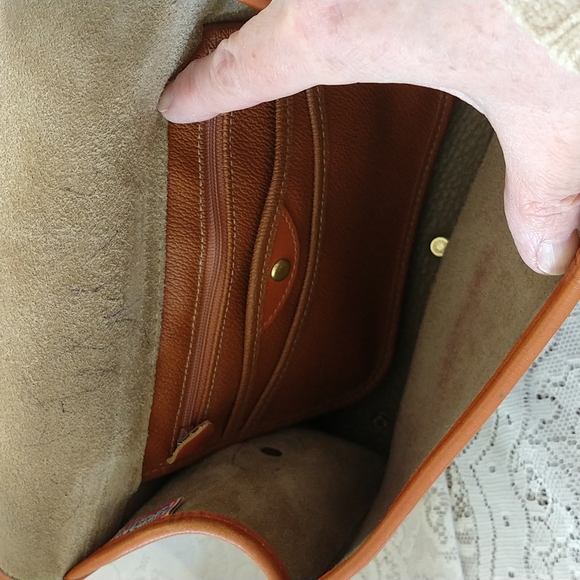 Vintage Dooney and Bourke  crossbody - Picture 7 of 14